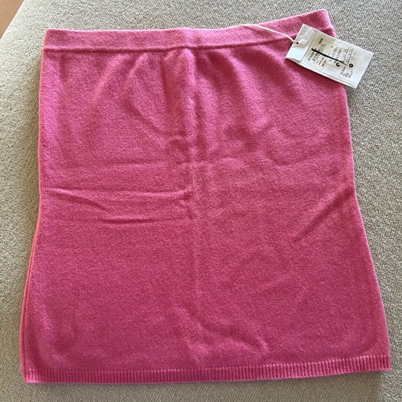 Thesaurus Women tank top, pink color. Cashmere. - Picture 10 of 10